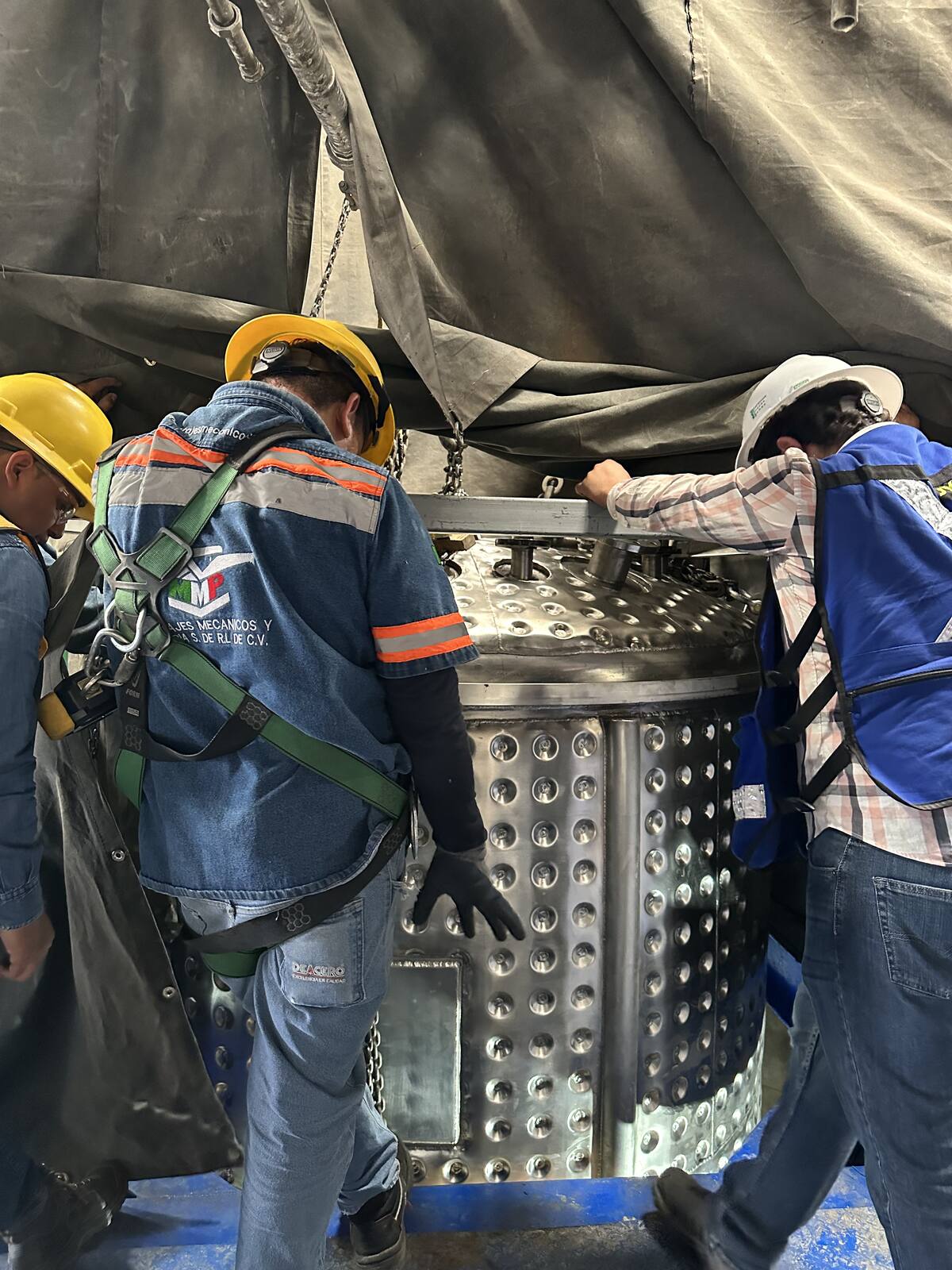 Reactor 1 con sistema de agitación · foto 9